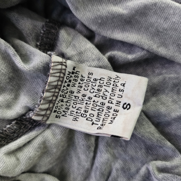 Gray T-Shirt with Yellow Graphic - Picture 2 of 2